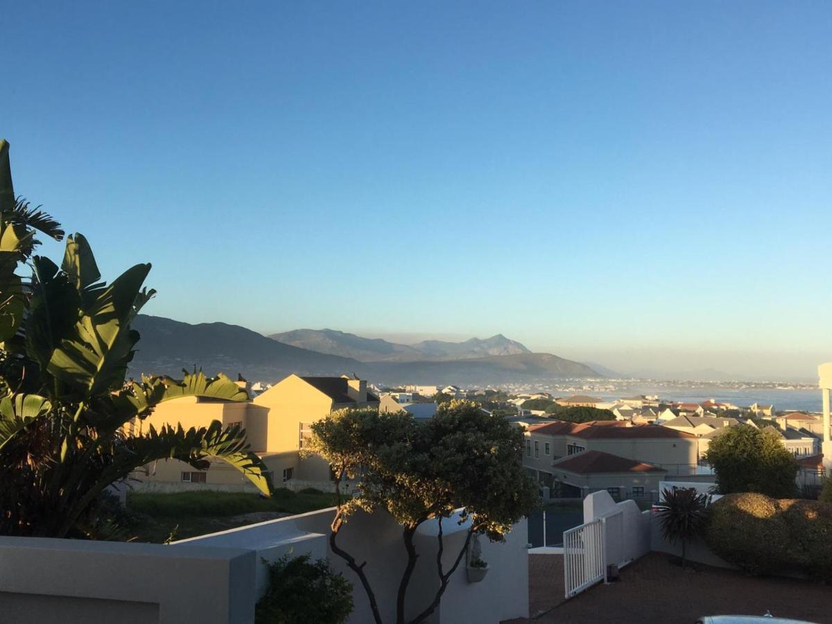 Vermont Hermanus - Views, Sunny, Right On The Sea Eksteriør bilde